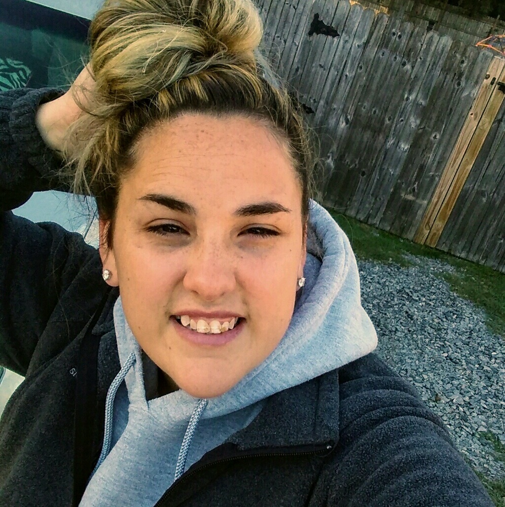 Meet your Posher, Danielle